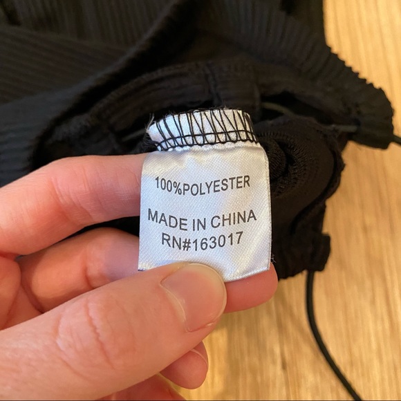 Princess Polly Sleeveless Asymmetrical Lace Up Front Crop Top In Black Size US4 - Picture 4 of 5